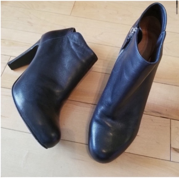 See By Chloe black leather heeled ankle booties size 40